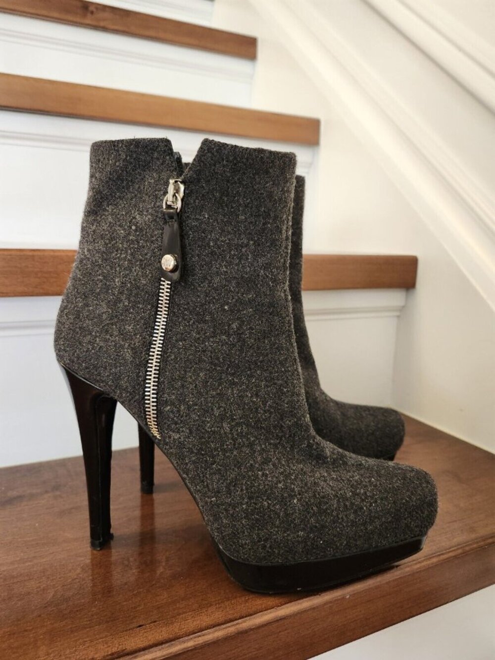 Stuart Weitzman Chippy Grey Flannel women's platform booties in size 8